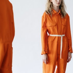 Příliš úzký pásek naprosto dokáže zničit dojem celkového outfitu. Velkou roli pochopitelně hraje i jeho barva.
