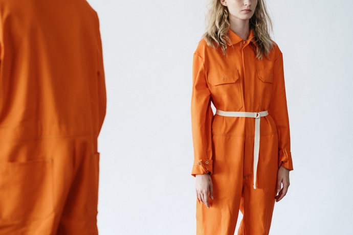 Příliš úzký pásek naprosto dokáže zničit dojem celkového outfitu. Velkou roli pochopitelně hraje i jeho barva.
