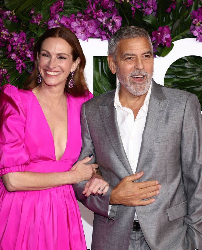 Julia Roberts a George Clooney
Tato dvojice je důkazem, že přátelství mezi mužem a ženou funguje. Toto kamarádství trvá přes 20 let a vedle toho, že se tito dva herci objevili vedle sebe na filmových plátnech, hrají také významnou roli ve svých osobních životech. Clooneyho děti nazývají Roberts „teta Juju“.
Julia Roberts a George Clooney
Tato dvojice je důkazem, že přátelství mezi mužem a ženou funguje. Toto kamarádství trvá přes 20 let a vedle toho, že se tito dva herci objevili vedle sebe na filmových plátnech, hrají také významnou roli ve svých osobních životech. Clooneyho děti nazývají Roberts „teta Juju“.