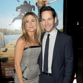 Jennifer Aniston a Paul Rudd

Jennifer Anniston a Paul Rudd se setkali v roce 1998 během natáčení filmu Objekt mé touhy. Po svém boku potom také hráli, když se Paul v roce 2002 připojil do obsazení Přátel. O 10 let později spolu měli oba hlavní role ve filmu Tohle je ráj. Anniston Rudda v rozhovoru s The Hollywood Reporter označila za drahého přítele.
