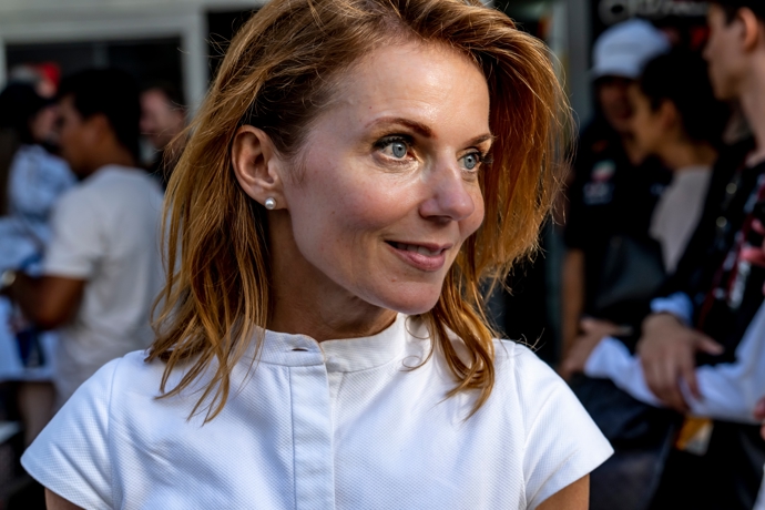 Geri se s váhou potýkala už jako členka populární dívčí skupiny Spice Girls. Diet zkoušela bezpočet, včetně té Atkinsonovy, potýkala se také s anorexií. Nyní si udržuje zdravou váhu, třikrát týdně cvičí s osobním trenérem Timem Blakeleym, k formování paží používá kettlebally a miluje tanec.
Geri se s váhou potýkala už jako členka populární dívčí skupiny Spice Girls. Diet zkoušela bezpočet, včetně té Atkinsonovy, potýkala se také s anorexií. Nyní si udržuje zdravou váhu, třikrát týdně cvičí s osobním trenérem Timem Blakeleym, k formování paží používá kettlebally a miluje tanec.