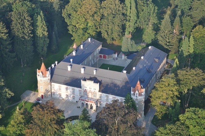 Chateau Herálec & Spa by L'OCCITANE
Chateau Herálec & Spa by L'OCCITANE