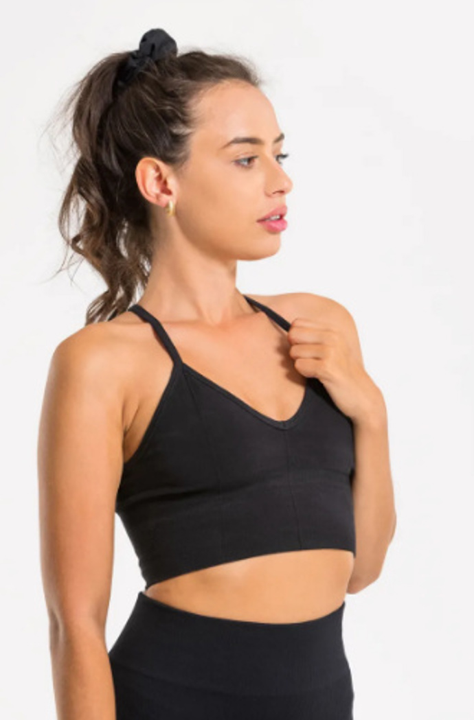 Ať už před spaním zvolíte jakoukoliv sportovní aktivitu, vždy noste pohodlnou podprsenku určenou na cvičení. Vilgain Cotton Bralette je pohodlná bezešvá podprsenka, která je velmi pružná a měkká. Materiál zaručuje, že se budete při sportu cítit skvěle.
Ať už před spaním zvolíte jakoukoliv sportovní aktivitu, vždy noste pohodlnou podprsenku určenou na cvičení. Vilgain Cotton Bralette je pohodlná bezešvá podprsenka, která je velmi pružná a měkká. Materiál zaručuje, že se budete při sportu cítit skvěle.