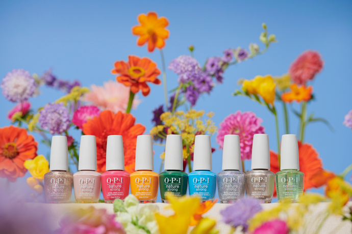 Řada laků na nehty Nature Strong, OPI, 395 Kč/kus
