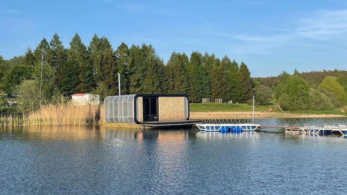 Lipno, kterému se říká české moře, bylo jednoznačnou volbou. Východ slunce a mlžný opar nad ranní vodní hladinou, stejně tak zapadající slunce s jedinečným výhledem je nezapomenutelným zážitkem.
Lipno, kterému se říká české moře, bylo jednoznačnou volbou. Východ slunce a mlžný opar nad ranní vodní hladinou, stejně tak zapadající slunce s jedinečným výhledem je nezapomenutelným zážitkem.