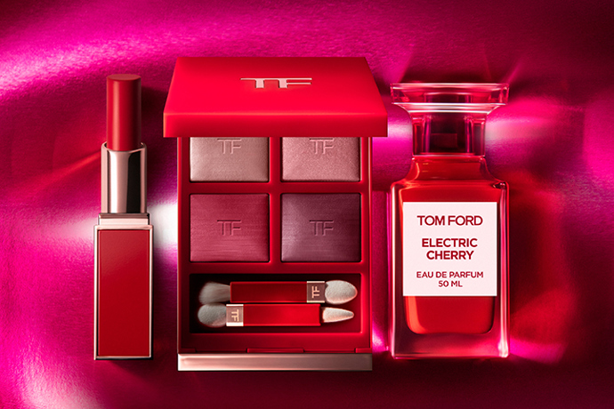 Kolekce Electric Cherry (paletka očních stínů a rtěnka je součástí limitované kolekce), Tom Ford, od 1850 Kč, Douglas
