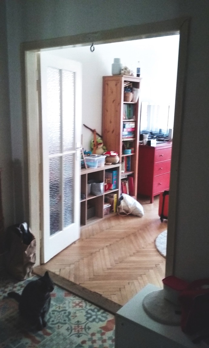 Z nudného obýváku kouzelné dětské království! Podívejte se, jak se podařila proměna pro tři sourozence.
