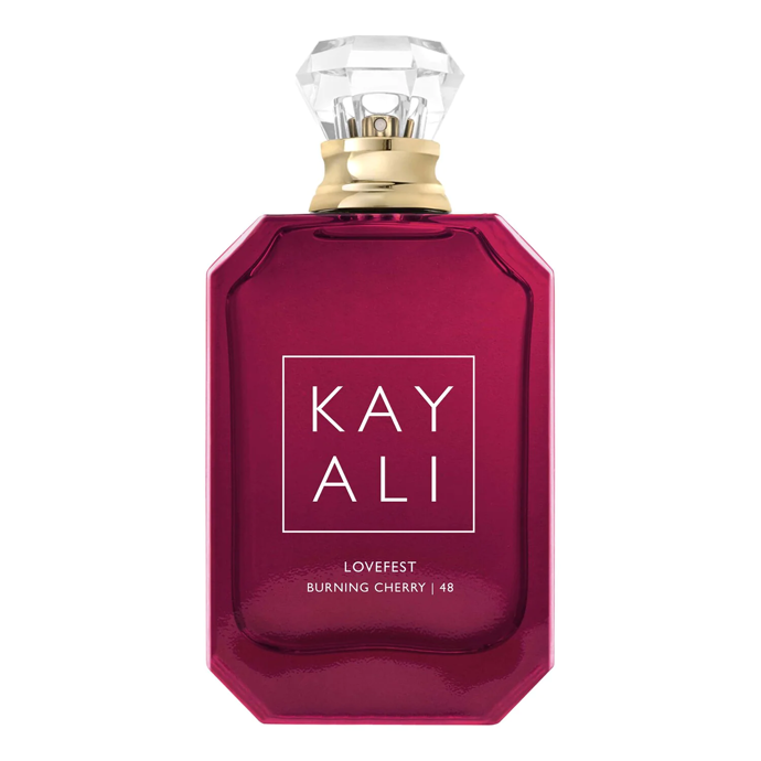 Lovefest Burning Cherry | 48, Kayali, (50 ml/ 1790 Kč), Sephora
Svěží tóny ohnivých třešní a malin s karamelizovanou pralinkou svůdně kontrastují s kouřovými, zemitými tóny palo santo, guajakového dřeva a pačuli a vytvářejí tak jedinečně okouzlující a euforickou vůni.
Lovefest Burning Cherry | 48, Kayali, (50 ml/ 1790 Kč), Sephora
Svěží tóny ohnivých třešní a malin s karamelizovanou pralinkou svůdně kontrastují s kouřovými, zemitými tóny palo santo, guajakového dřeva a pačuli a vytvářejí tak jedinečně okouzlující a euforickou vůni.