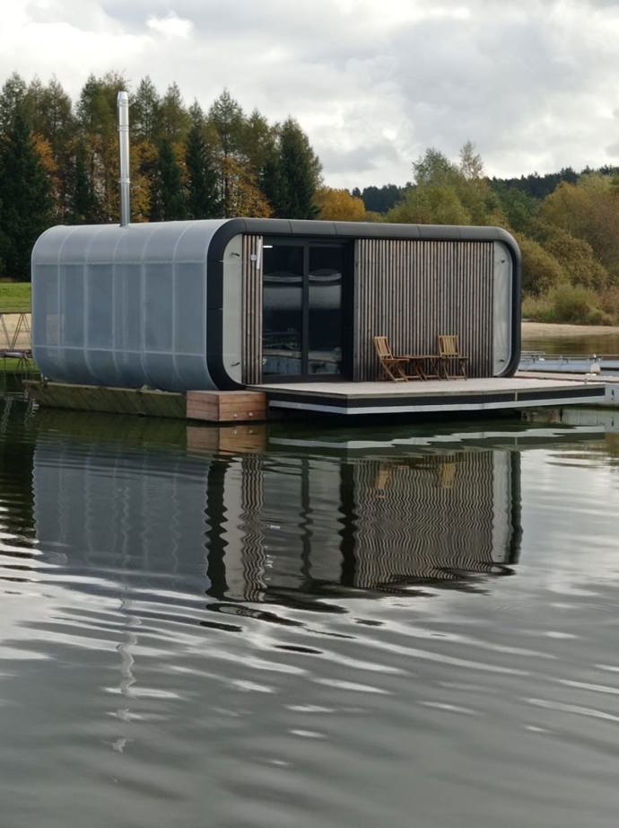 Lipno, kterému se říká české moře, bylo jednoznačnou volbou. Východ slunce a mlžný opar nad ranní vodní hladinou, stejně tak zapadající slunce s jedinečným výhledem je nezapomenutelným zážitkem.
Lipno, kterému se říká české moře, bylo jednoznačnou volbou. Východ slunce a mlžný opar nad ranní vodní hladinou, stejně tak zapadající slunce s jedinečným výhledem je nezapomenutelným zážitkem.