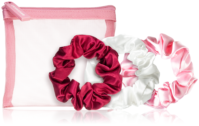 Praktickým i milým dárkem může být BrushArt Berry Scrunchie set - sada 3 gumiček na stylové účesy. Dobře drží a vypadají skvěle ve vlasech, ale i na zápěstí.
BrushArt Berry Scrunchie set, 250 Kč, Notino
Praktickým i milým dárkem může být BrushArt Berry Scrunchie set - sada 3 gumiček na stylové účesy. Dobře drží a vypadají skvěle ve vlasech, ale i na zápěstí.
BrushArt Berry Scrunchie set, 250 Kč, Notino