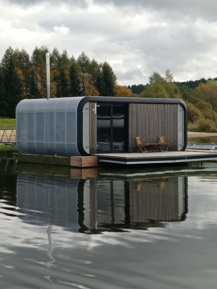 Lipno, kterému se říká české moře, bylo jednoznačnou volbou. Východ slunce a mlžný opar nad ranní vodní hladinou, stejně tak zapadající slunce s jedinečným výhledem je nezapomenutelným zážitkem.
Lipno, kterému se říká české moře, bylo jednoznačnou volbou. Východ slunce a mlžný opar nad ranní vodní hladinou, stejně tak zapadající slunce s jedinečným výhledem je nezapomenutelným zážitkem.