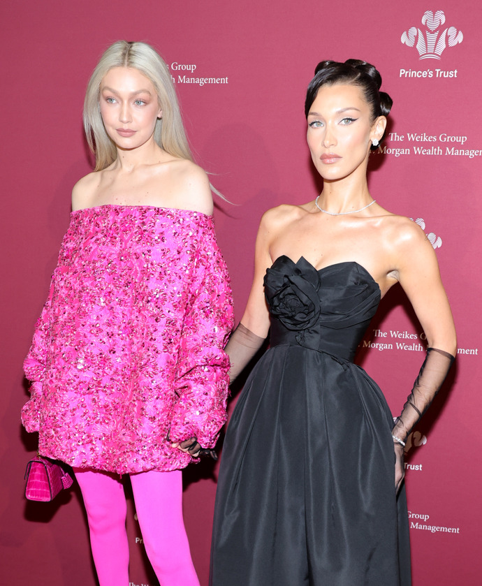 Gigi a Bella Hadid (dcery Yolandy Hadid)

Gigi a Bella Hadid jsou dnes jedněmi z nejznámějších modelech, kterými se staly ve svých dvaceti letech. V jejich věku měla stejnou kariéru i jejich matka Yolanda Hadid. V současnosti se ale mluví spíše o jejích dcerách.
