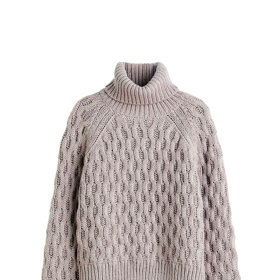 Pletený svetr s rolákem, H&M, 899 Kč
