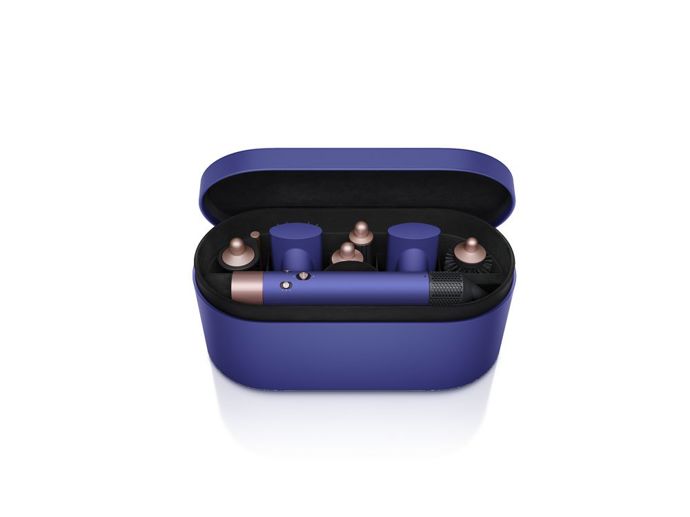 Ať už se rozhodnete pro lokny, vlny, ale také uhlazený look nebo nedbale elegantní prosušení foukáním, s multistylerem Dyson Airwrap to zvládnete.
Dyson, 14 990 Kč
Ať už se rozhodnete pro lokny, vlny, ale také uhlazený look nebo nedbale elegantní prosušení foukáním, s multistylerem Dyson Airwrap to zvládnete.
Dyson, 14 990 Kč