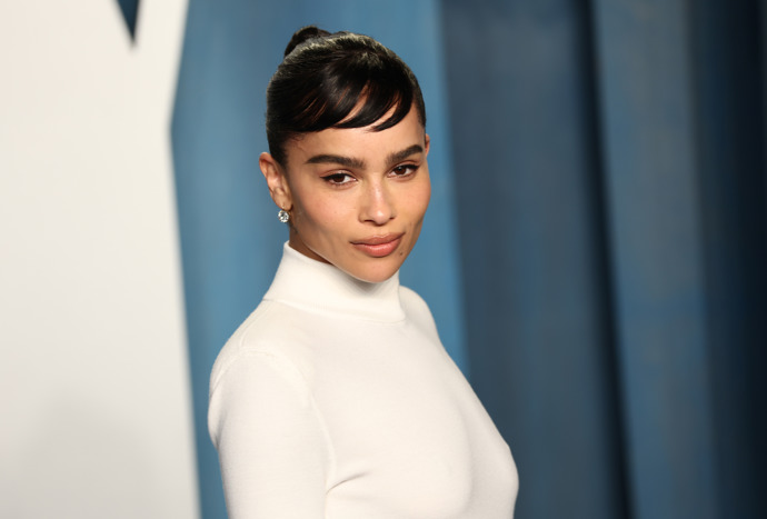Zoë Kravitz (dcera Lisy Bonet a Lennyho Kravitze)

Možná vás Zoë Kravitz také oslovila ve snímku Divergence, nebo ve snímku Šílený Max: Zběsilá cesta. Ano, působí jako herečka. Talent tak bezpochyby zdědila po matce herečce Lise Bonet a otci zpěvákovi Lenny Kravitzovi. Zpěvu se totiž také věnuje.
