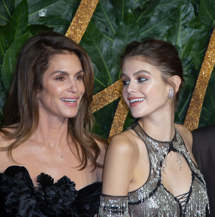 Kaia Gerber s maminkou Cindy Crawford jsou si neuvěřitelně podobné.
Kaia Gerber s maminkou Cindy Crawford jsou si neuvěřitelně podobné.