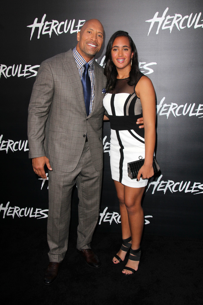 The Rock s dcerou: Alexandra Johnson je svému otci neuvěřitelně podobná. Dokonce sdílí i jeho vášeň pro fitness a wrestling.
The Rock s dcerou: Alexandra Johnson je svému otci neuvěřitelně podobná. Dokonce sdílí i jeho vášeň pro fitness a wrestling.
