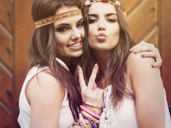 Střelcům sluší rozevláte vlasy a boho styl.

