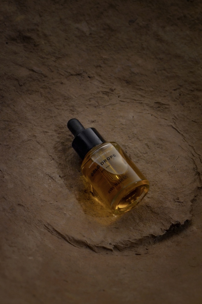 Pleťový omlazující olej Gold Drops, Raaw Alchemy, 15 ml, 1050 Kč
