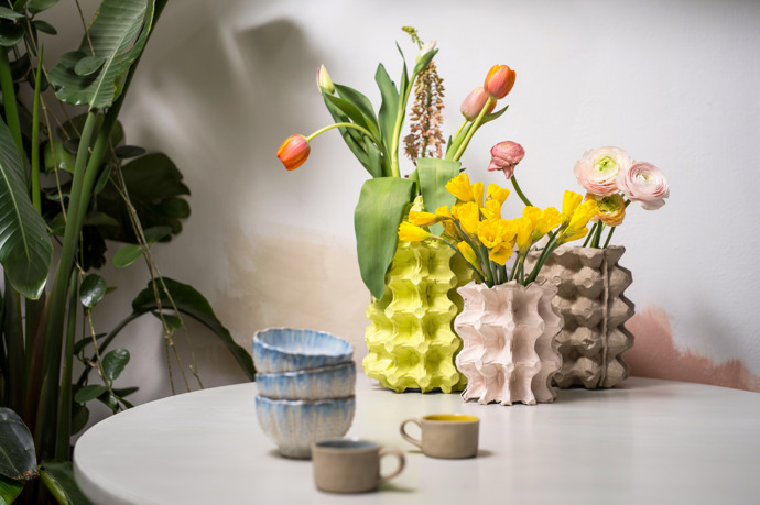 Do vázy naaranžujte řezané tulipány, narcisy, hyacinty nebo frézie a užívejte si svou vlastnoručně vyrobenou jarní dekoraci!
