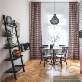 Designérka Michaela Hořejší miluje přírodu a harmonii a do této realizace vnesla velký kus svého spirituálního „já“. Podobným způsobem přistupuje ke všem svým projektům. Moc dobře ví, že u zařizování bytu je důležitá nejen praktičnost, ale i niterné pocity zákazníka.
Designérka Michaela Hořejší miluje přírodu a harmonii a do této realizace vnesla velký kus svého spirituálního „já“. Podobným způsobem přistupuje ke všem svým projektům. Moc dobře ví, že u zařizování bytu je důležitá nejen praktičnost, ale i niterné pocity zákazníka.