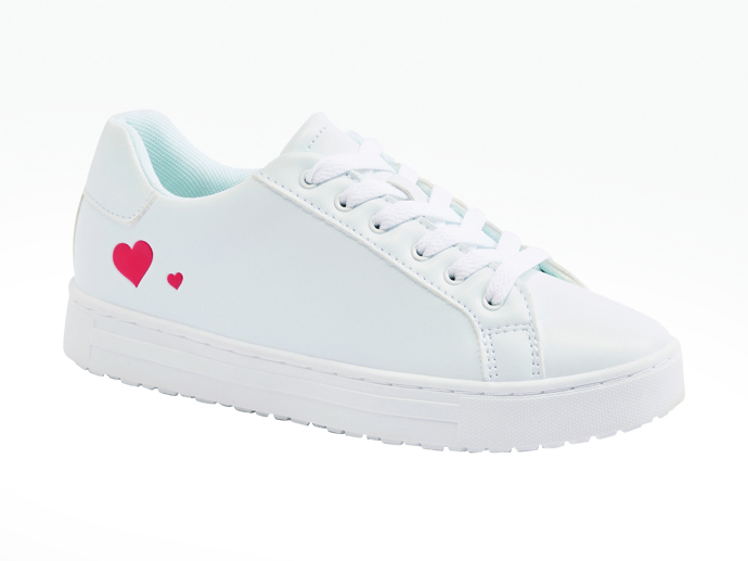 Bílé tenisky se srdíčky, Deichmann, 799 Kč
Bílé tenisky se srdíčky, Deichmann, 799 Kč