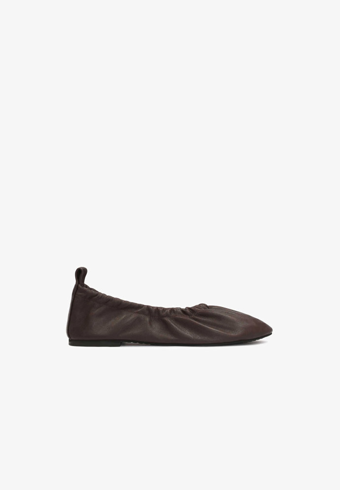 Baleríny Kazar, Zalando, 2290 Kč
Baleríny Kazar, Zalando, 2290 Kč