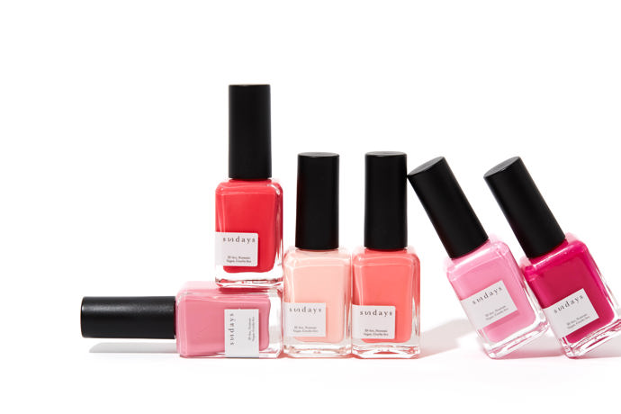 Laky na nehty, Sundays Nails, 440 Kč/kus
Laky na nehty, Sundays Nails, 440 Kč/kus