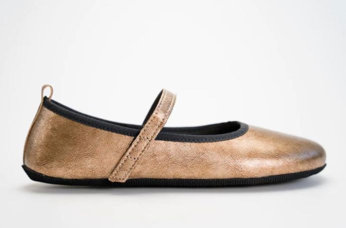 Zlaté baleríny, Barefoot, Ahinsa Shoes, 2990 Kč
Zlaté baleríny, Barefoot, Ahinsa Shoes, 2990 Kč