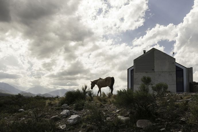 Přáli si postavit kamenné přístřeší podobné stodole, výsledek práce architektů je fascinující Přáli si postavit kamenné přístřeší podobné stodole, výsledek práce architektů je fascinující