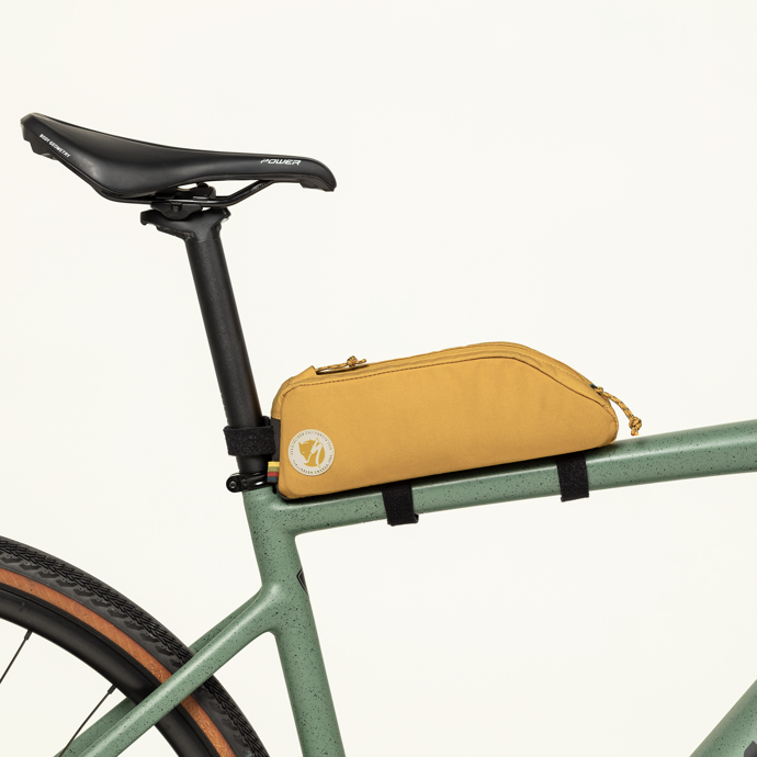 Brašna na rám s dvoucestným zipem a velkým otvorem pro snadný přístup k nezbytnostem každého cyklisty, S/F Toptube Bag, 1390 Kč
Brašna na rám s dvoucestným zipem a velkým otvorem pro snadný přístup k nezbytnostem každého cyklisty, S/F Toptube Bag, 1390 Kč