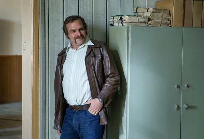 Pro někoho sladkobolné vzpomínání, pro jiného nenáviděné období. Mladší nezatížená generace dokáže v rozporuplných kouscích nábytku a dekorací vidět skrytou krásu.
Pro někoho sladkobolné vzpomínání, pro jiného nenáviděné období. Mladší nezatížená generace dokáže v rozporuplných kouscích nábytku a dekorací vidět skrytou krásu.