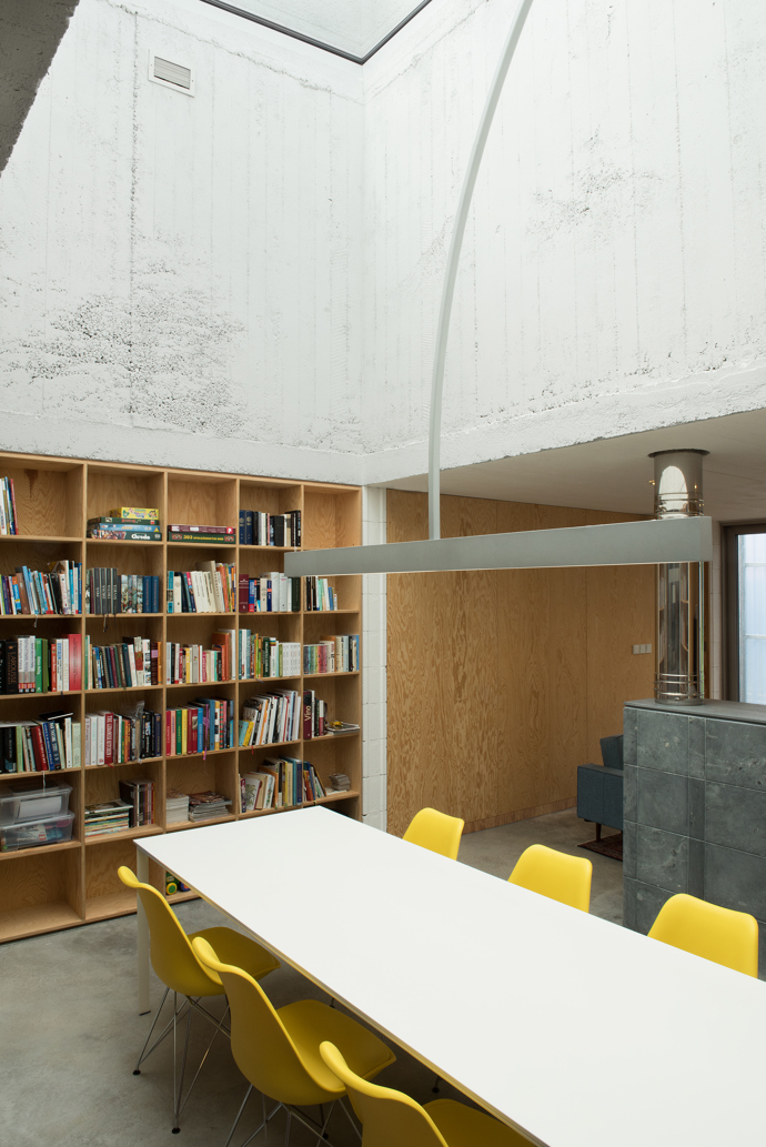 Intimita se stala jedním z hlavních kritérií, kteří při návrhu museli architekti ze studia PLURAL zohlednit. Vedle toho se snažili vytvořit moderní i nadčasovou architekturu, která bude maximálně sloužit svým obyvatelům. 
