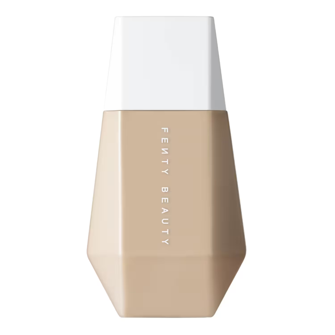 Eaze Drop Blurring Skin Tint, Fenty Beauty, 790 Kč, Sephora
Eaze Drop Blurring Skin Tint, Fenty Beauty, 790 Kč, Sephora