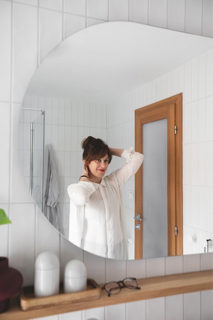 Na focení této proměny jela redakce Marianne Bydlení do Rovenska pod Troskami, kde nás v jednopodlažním domku jako první přivítal kocour Flat a jeho panička Bára. S manželem a dvěma dětmi tu žijí už jedenáct let a celou tu dobu vlastně čekají, až bude čas a prostor konečně vylepšit koupelnu.
Na focení této proměny jela redakce Marianne Bydlení do Rovenska pod Troskami, kde nás v jednopodlažním domku jako první přivítal kocour Flat a jeho panička Bára. S manželem a dvěma dětmi tu žijí už jedenáct let a celou tu dobu vlastně čekají, až bude čas a prostor konečně vylepšit koupelnu.