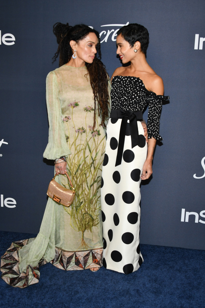 Lisa Bonet a Zoë Kravitz

Lisa Bonet se proslavila během dospívání, když hrála Denise Huxtable v The Cosby Show. Nyní, o více než 20 let později, je její dcera Zoë sama televizní a filmovou hvězdou. Tyhle dvě mají pevné pouto a často spolu vystupují na červeném koberci – obvykle vypadají spíše jako sestry.
