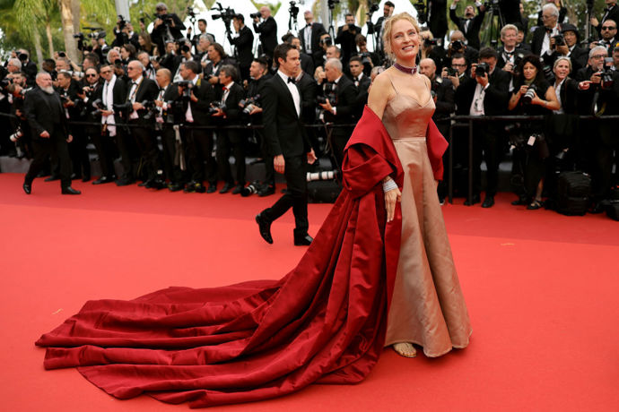 Uma Thurman v róbě Dior Haute Couture na zahájení festivalu.
