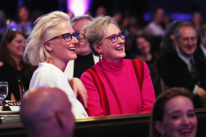Meryl Streep a Mamie Gummer

Legendární přísná šéfka ze snímku Ďábel nosí Pradu a hlavní postava Mamma Mia! má dceru, která je také herečkou. Dokonce si zahrály i spolu, a to ve filmu Nikdy není pozdě z roku 2015. Mimo to hraje Mamie Gummer spíše v seriálech (například Doktorka Emily).
