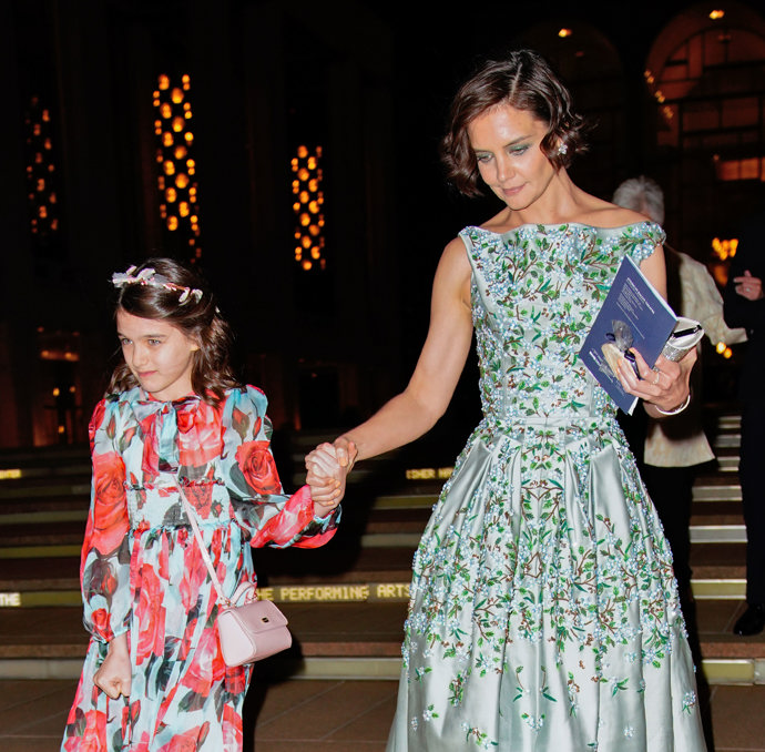 Katie Holmes bere dceru i na společenské akce. 
