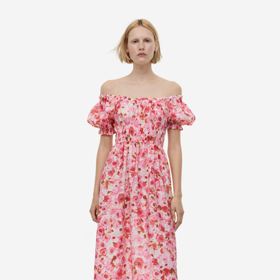 Šaty s odhalenými rameny, H&M, 899 Kč
