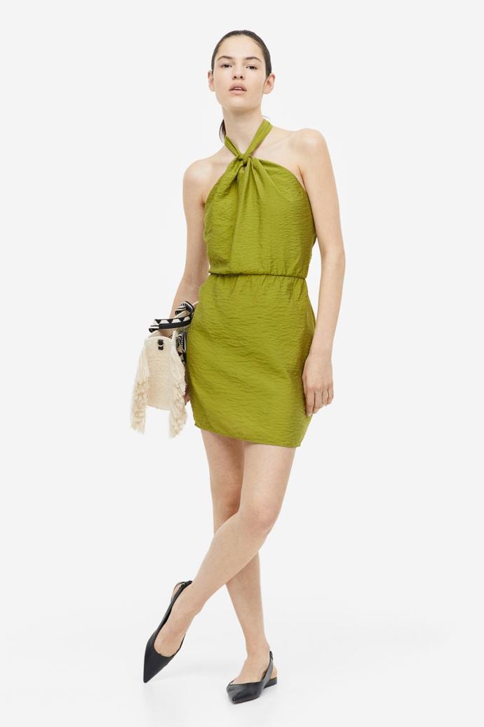 olivově zelené šaty halterneck, H&M, 699 Kč
olivově zelené šaty halterneck, H&M, 699 Kč