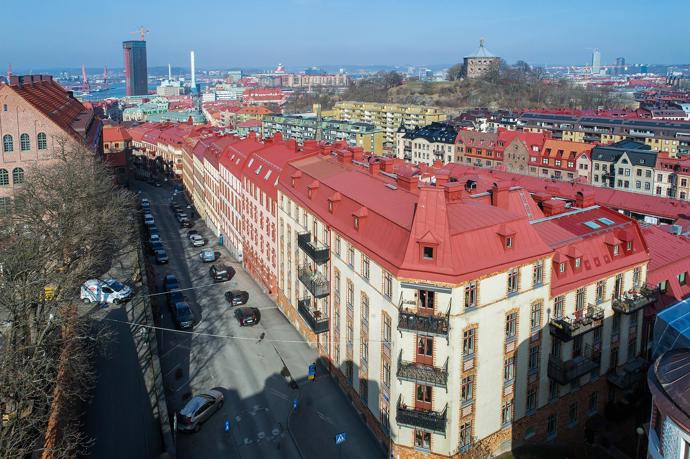 Interiér, který přímo křičí do světa, že je ztělesněním pozitivní nálady a domácí atmosféry. Jak toho jeho majitelé docílili? Stačilo se držet několika osvědčených tipů.
Interiér, který přímo křičí do světa, že je ztělesněním pozitivní nálady a domácí atmosféry. Jak toho jeho majitelé docílili? Stačilo se držet několika osvědčených tipů.