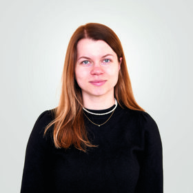 Módní redaktorka Eliška Vrbová chtěla vyzkoušet trochu jemnější look.
