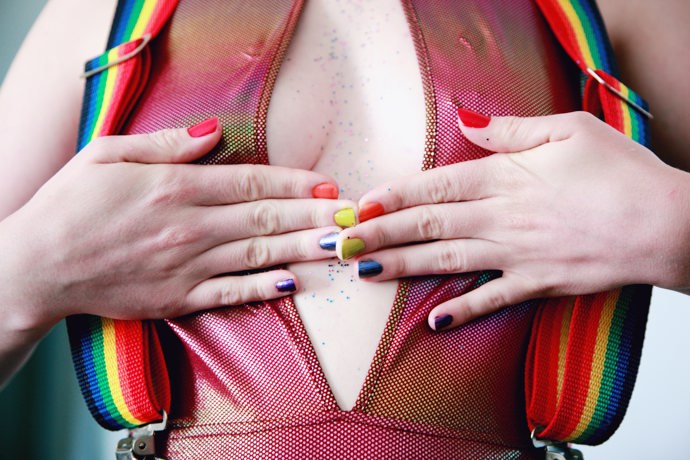 Už jste slyšela o tzv. skittles manikúře, kterou aktuálně ráda nosí například Taylor Swift?
Už jste slyšela o tzv. skittles manikúře, kterou aktuálně ráda nosí například Taylor Swift?