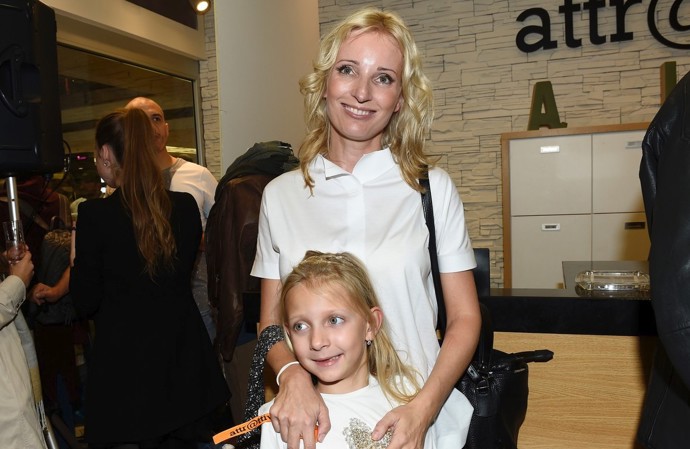 Petra brala malou Margaritu na společenské akce
