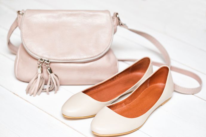 Cross body kabelka a balerínky ve světlých odstínech by neměly chybět ve vaší letní výbavě.
Cross body kabelka a balerínky ve světlých odstínech by neměly chybět ve vaší letní výbavě.