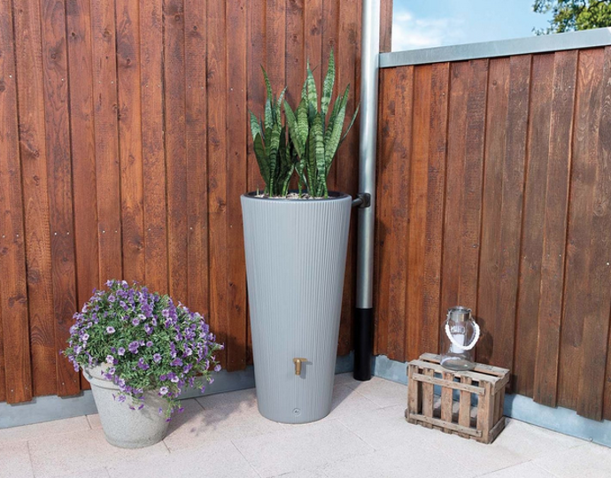 Plastová nádrž na vodu VASO 2 v 1, 220 l, 3999 Kč, www.lidl.cz Plastová nádrž na vodu VASO 2 v 1, 220 l, 3999 Kč, www.lidl.cz