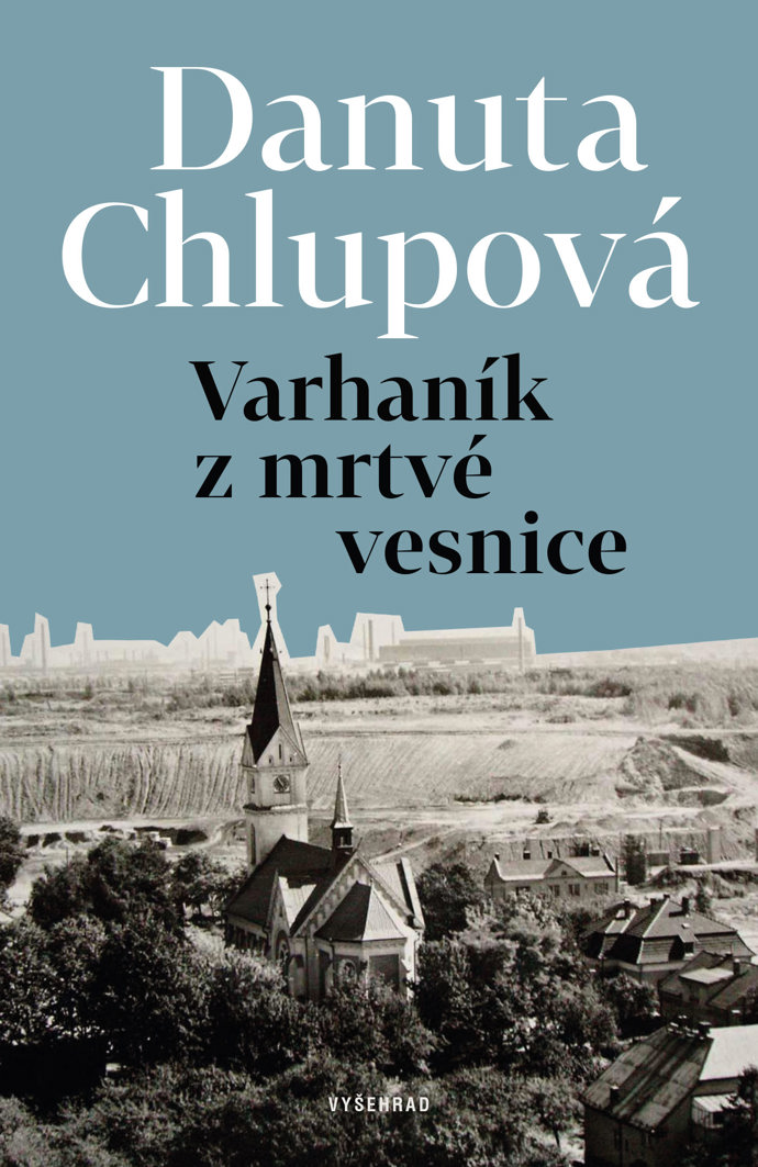 Teodor je zapálený vesnický učitel, který hrává v kostele na varhany. Padesátá léta v Československu ovšem nejsou dobou varhan a kostelů a Teodor se tak dostává do stále ošemetnější situace. Když během tragické nehody zaviní smrt svého souseda, odsoudí ho ve zpolitizovaném procesu na dvacet let do vězení. Život Teodora i jeho rodiny a přátel se tak stává jednou velkou zkouškou. Jak jejich osudy ovlivní setkání s autistickým chlapcem, který má výjimečný hudební talent? Emotivní román z Karvinska 50. a 60. let Varhaník z mrtvé vesnice od autorky bestselleru Jizva vychází v nakladatelství Vyšehrad.
Teodor je zapálený vesnický učitel, který hrává v kostele na varhany. Padesátá léta v Československu ovšem nejsou dobou varhan a kostelů a Teodor se tak dostává do stále ošemetnější situace. Když během tragické nehody zaviní smrt svého souseda, odsoudí ho ve zpolitizovaném procesu na dvacet let do vězení. Život Teodora i jeho rodiny a přátel se tak stává jednou velkou zkouškou. Jak jejich osudy ovlivní setkání s autistickým chlapcem, který má výjimečný hudební talent? Emotivní román z Karvinska 50. a 60. let Varhaník z mrtvé vesnice od autorky bestselleru Jizva vychází v nakladatelství Vyšehrad.