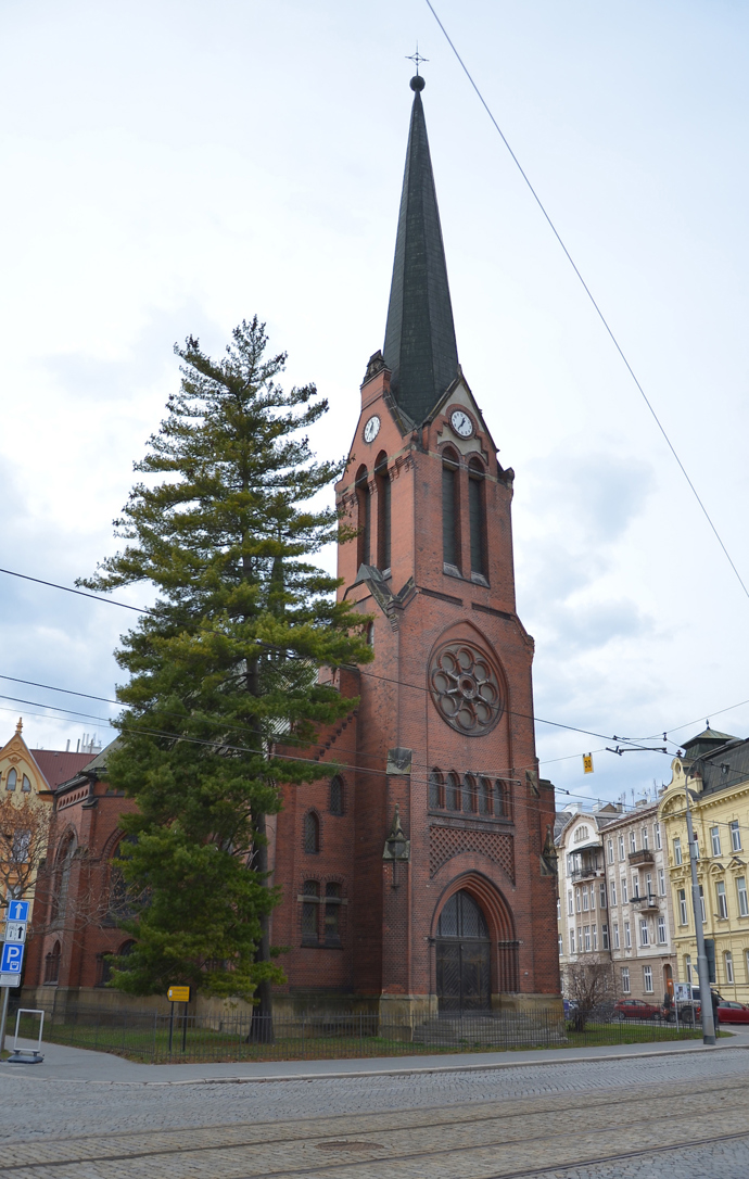 Galerie: Průběh přestavby Červeného kostela Galerie: Průběh přestavby Červeného kostela