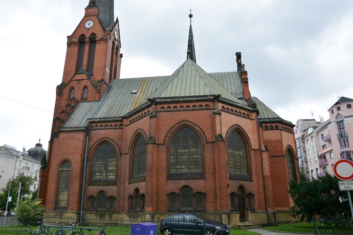 Galerie: Průběh přestavby Červeného kostela Galerie: Průběh přestavby Červeného kostela